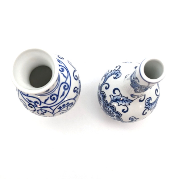 Pair of Blue & White Chinoiserie Vases Gourd and Urn Shaped Vintage - Picture 8 of 10